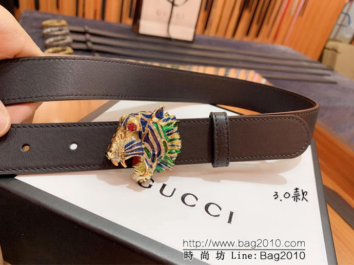 GUCCI古馳 官網新款 原單品質 對版定制皮料 復古彩膠點磚虎頭扣 男款皮帶  xfp1071